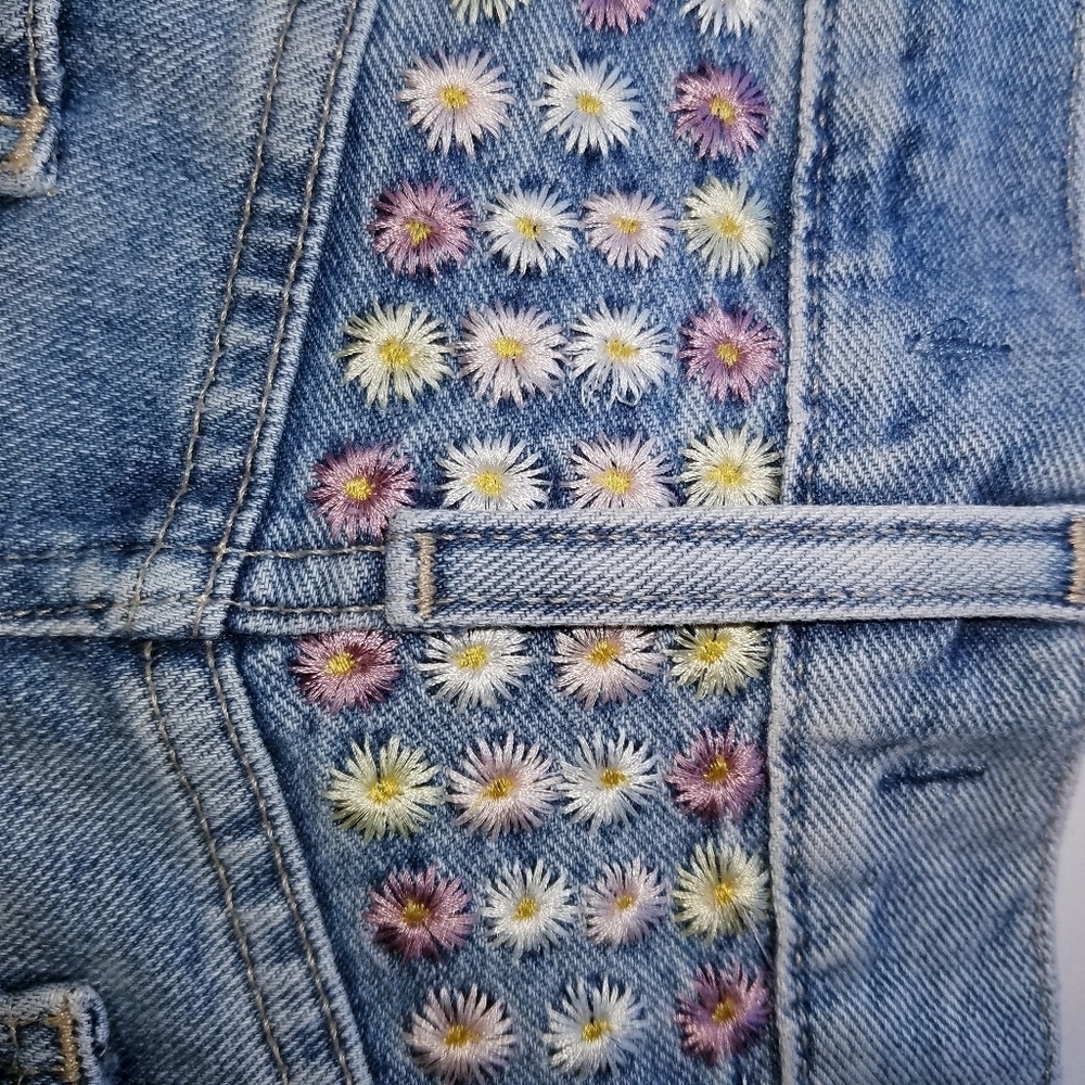 Madewell | Embroidery Summer shorts, size 28 - Picture 8 of 16